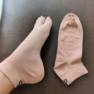 Nude Thumb Women Socks