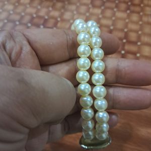 Beautiful Imported Pearl Bracelet.