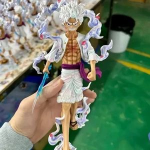 Luffy "Nike" GK Action Figure (23 cm)