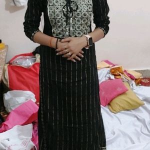 Elegant Black Traditional Outfit