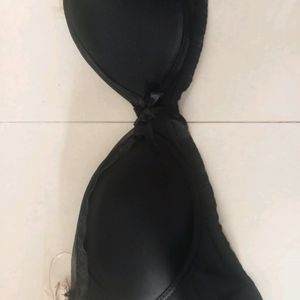 black pedded bra