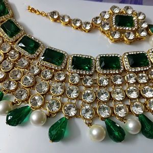 Bridal Green Kundan Set With Earing And Mangtika.