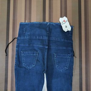 Z-35 Size 30 Slim Fit Women Denim Jeans