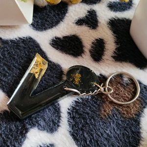 Letter 'v' Resin Keychain