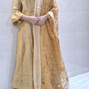 Beautifull Long Women Gown