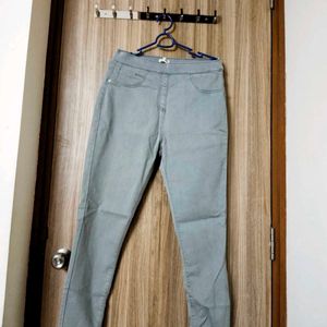 Light grey jeggings