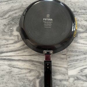 Hawkins Futura Fry Pan