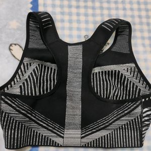 Nike FE/NOM Flyknit Racerback Sports Bra