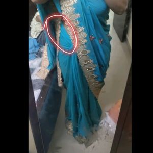 Selling - Heavy Border And Pallu Saree