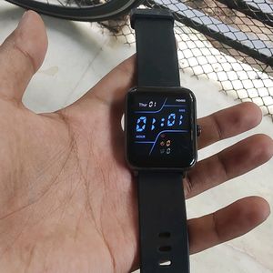 Noise SMART WATCH with CHARGER