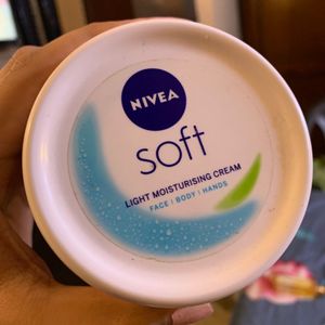 Nivea Ligjt Moisturising Cream