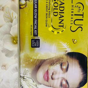 Lotus Herbals Radiant Gold Facial Kit