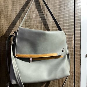 Baggit Grey Sling And Handbag 👜🩶