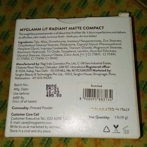 Myglamm Rediant Matte Compact