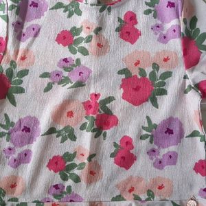 New Pink Floral Chiffon Top (Just Bought This Month) Last Selling Price Rs450 Because I Have Bought It In Rs1059 And Only Wore Once So This Is Like New Only