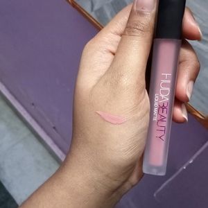 Huda Beauty Matte Lipstick