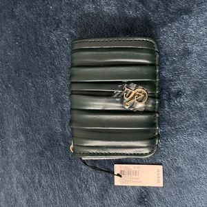 VS CARD CASE KEYCHAIN