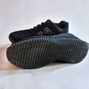 Unisex  Black Shoes