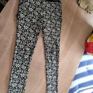 Black Regular Fit Jeggings