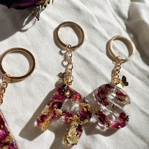 Resin Keychain With Rose Petals And Gold Flakes ✨️