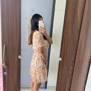 Pretty Pastel Yellow Korean Dress 💛💐🌻🌼