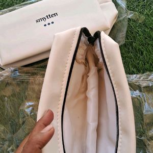 Smytten White Leather Pouch