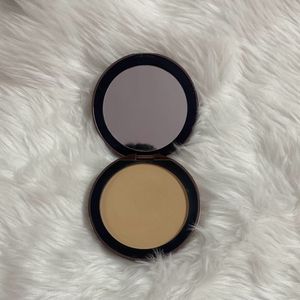 Colorbar 24hrs Weightless Powder Foundation