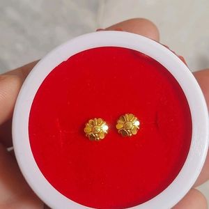 Beautiful New Flower Desine Studs