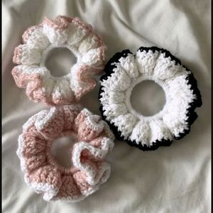 Pinteresty Crochet Scrunchie