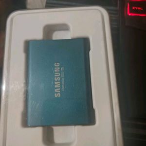 Almost New Samsung 250gb SSD External