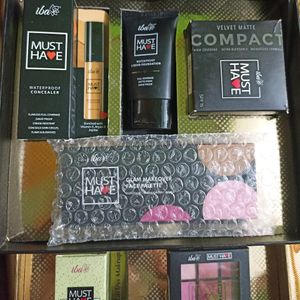 Iba Must Have Glam Loook Makeup Box