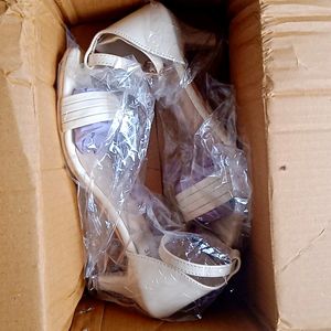 Stilettos/Kitten Heels (Cream Color/Beige/Off Whit