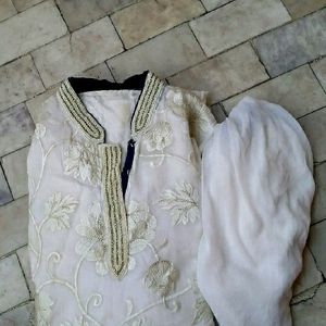 Very Beautiful Kurti With Soft Dupatta