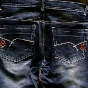 Selling An Almost Brand New Jeans Of Levi's.