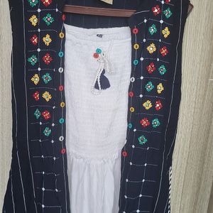 Women Ethnic Shrug Set