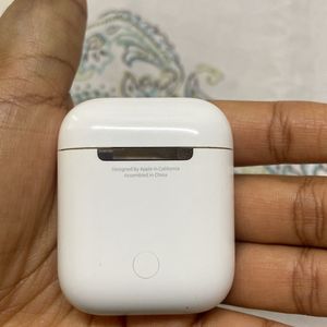 Apple AirPods With Charging Case