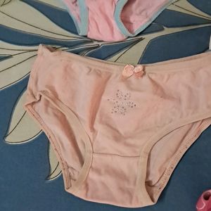 Combo Of  Sevan  Panty  In Imported F 6 To 10 abri