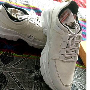 Men White Sneker 7uk