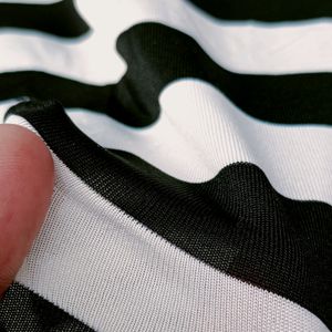 Strachible Black And White Striped Top