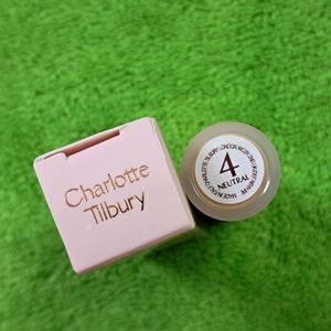 🧡Charlotte Tilbury Foundation🧡 Shade Natural 04