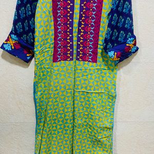 Pakistani Lawn Kurta