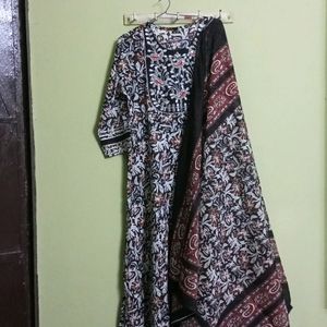 New/Unused A Line Kurti With Dupatta And Pant