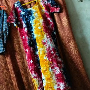 Multicolour Kurti And Pant.