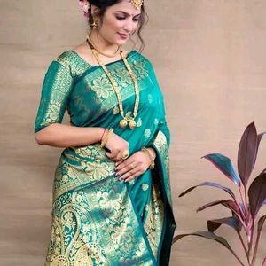 TRADITIONAL SAREE FOR WOMEN