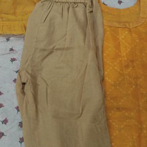 I Am Selling Kurta Set