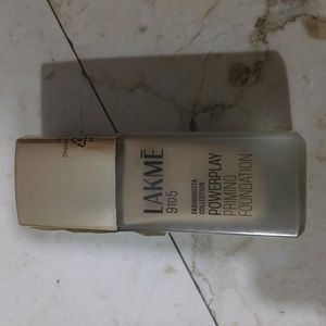 Lakme 9 To 5 Foundation W110