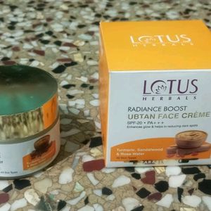 Lotus Herbal RADIANCE  BOOST Ubtan