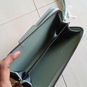 New Clutch Without Price Tag