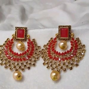 Alluring Alloy Gold Plated Pearl Chandelier Earrin