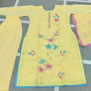 Beautiful Kurti Pant Dupatta Set